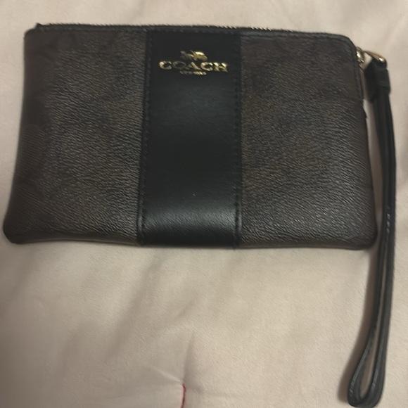 Coach Black Wristlet Bag - Picture 4 of 5